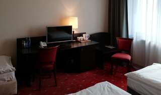 Отель Hotel San Remo Згеж Двухместный номер Делюкс с 1 кроватью или 2 отдельными кроватями-1